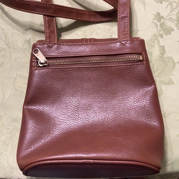 Liz Claiborne crossbody leather purse - Picture 6 of 7